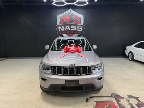 Used 2021 Jeep Grand Cherokee Laredo RWD image 5