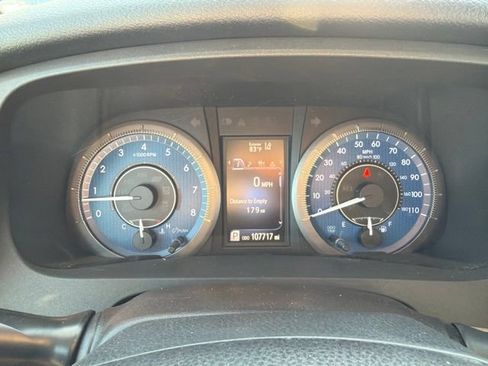 Used 2018 Toyota Sienna LE w/ Carpet Mat Package AWD/4WD image 35