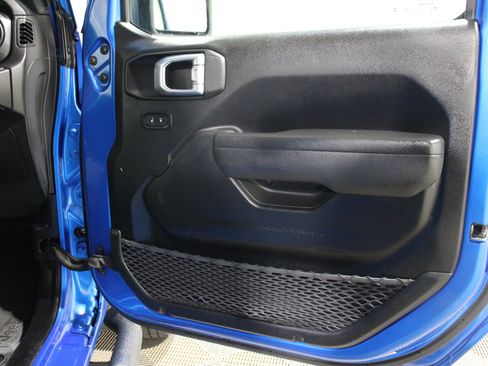 Used 2022 Jeep Gladiator Sport image 27