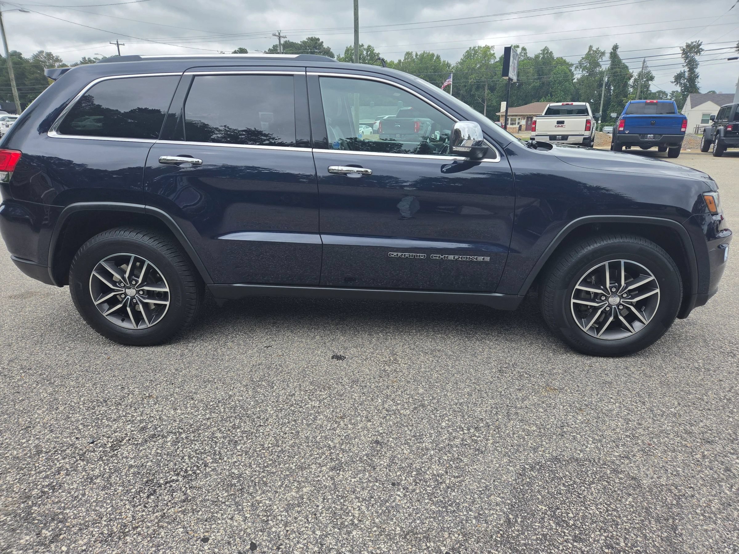 Used 2017 Jeep Grand Cherokee Limited w/ Luxury Group II RWD image 7