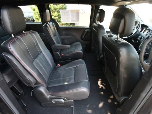 Used 2018 Dodge Grand Caravan GT w/ Safety Sphere Group FWD image 18