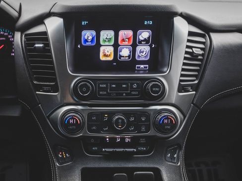 Used 2018 Chevrolet Suburban LT image 15