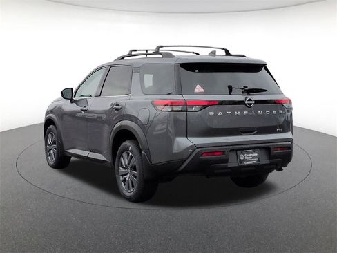 New 2025 Nissan Pathfinder SV image 7