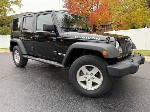 Used 2011 Jeep Wrangler Unlimited Rubicon w/ Connectivity Group image 2