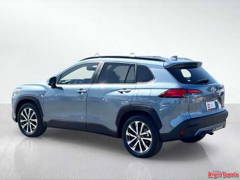 Certified 2024 Toyota Corolla Cross XLE w/ Convenience Package image 4