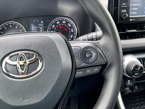 Used 2020 Toyota RAV4 XLE FWD image 24