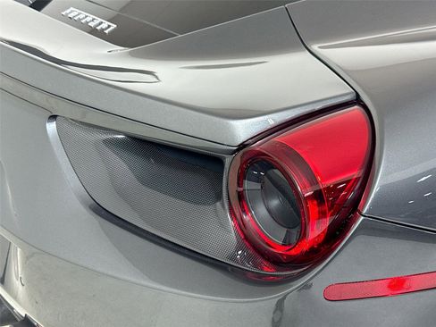 Used 2018 Ferrari 488 GTB image 36