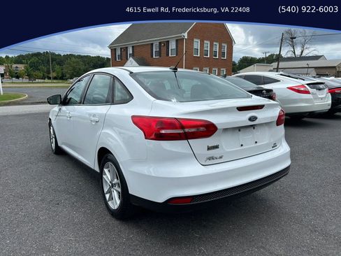 Used 2018 Ford Focus SE FWD image 3