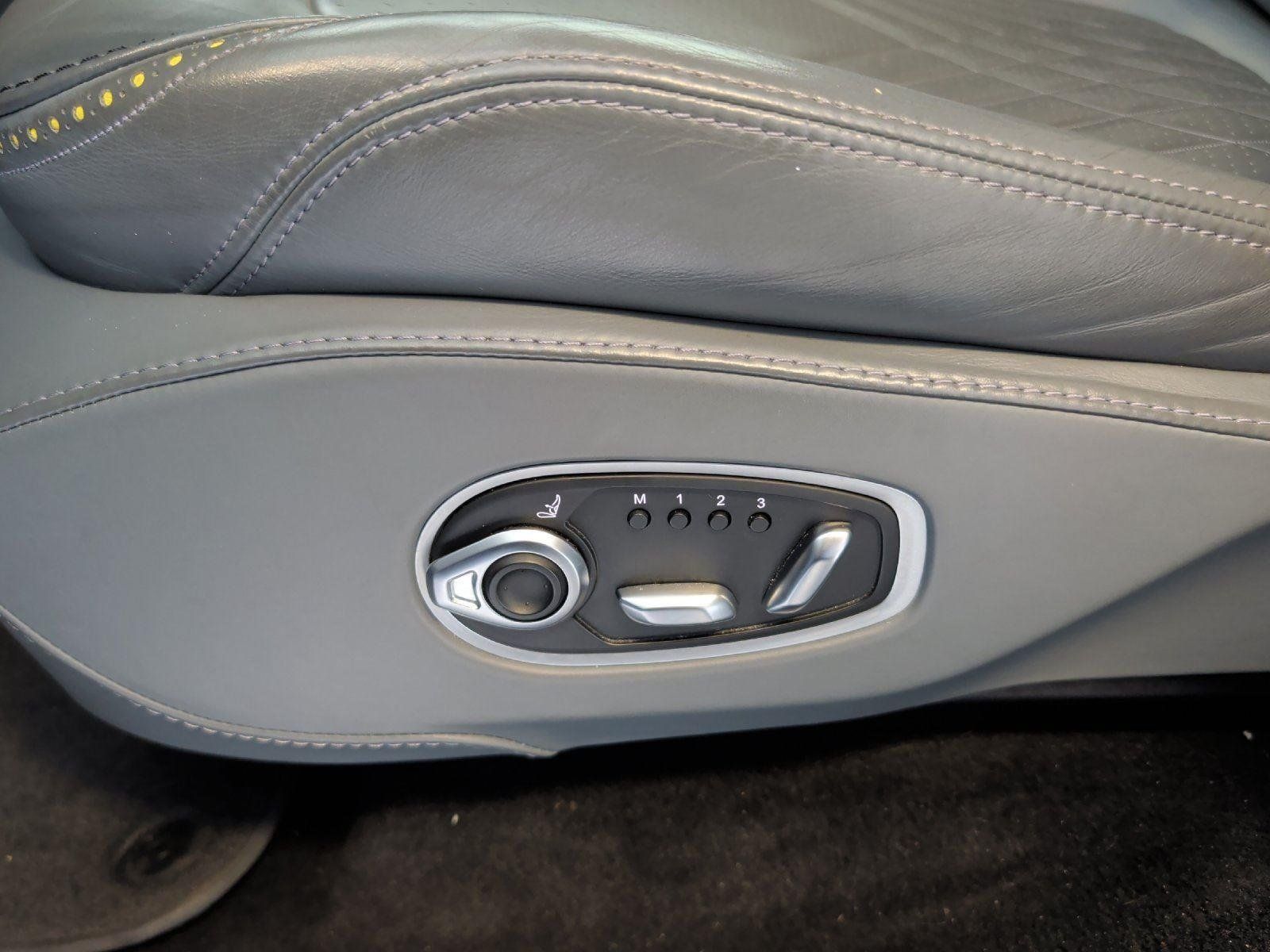 Used 2021 Aston Martin DBX AWD/4WD image 16
