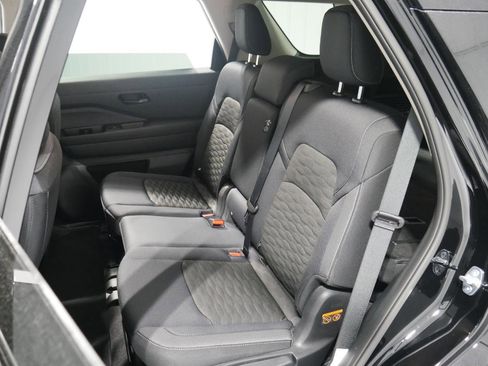 New 2025 Nissan Pathfinder SV image 11