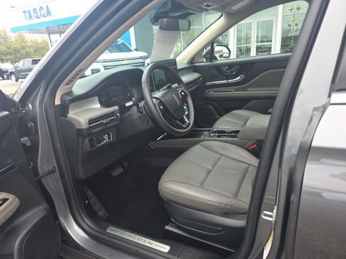 Used 2025 Lincoln Corsair AWD w/ Equipment Group 101A image 14