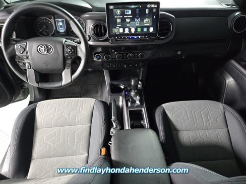 Used 2022 Toyota Tacoma TRD Off-Road w/ Technology Package AWD/4WD image 16