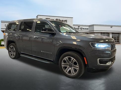 Used 2024 Jeep Wagoneer Series II w/ Flexible Seating Group image 7