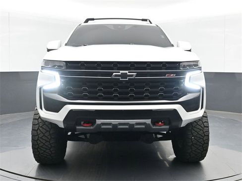 Used 2023 Chevrolet Suburban Z71 w/ Luxury Package image 3