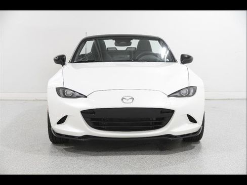 Certified 2024 MAZDA MX-5 Miata Club RWD image 3