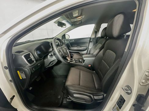 Used 2017 Kia Sportage LX FWD image 13