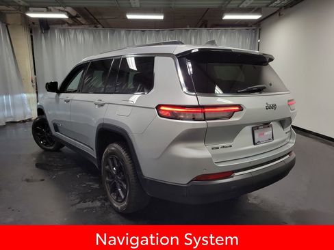Used 2023 Jeep Grand Cherokee L Limited AWD/4WD image 6