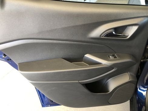 Used 2024 Chevrolet Trax LT w/ Driver Confidence Package image 41