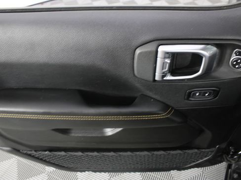 Used 2025 Jeep Wrangler Unlimited Sahara w/ Safety Group AWD/4WD image 13