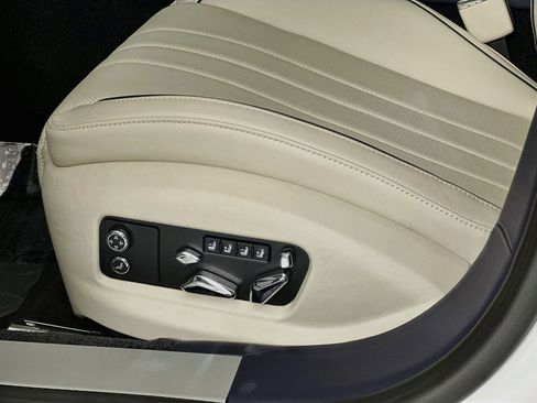 Used 2026 Bentley Flying Spur V8 AWD/4WD image 20