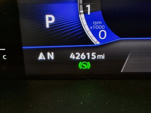 Used 2023 Volkswagen Taos SE w/ Panoramic Sunroof Package AWD/4WD image 19