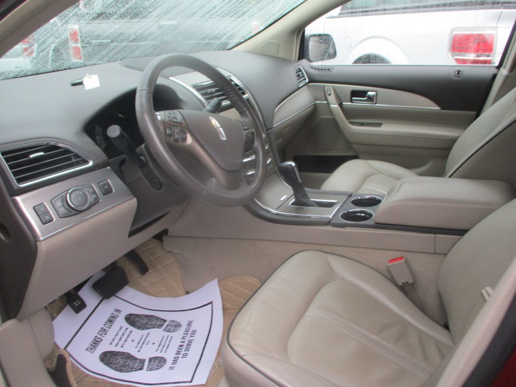 Used 2013 Lincoln MKX AWD image 18