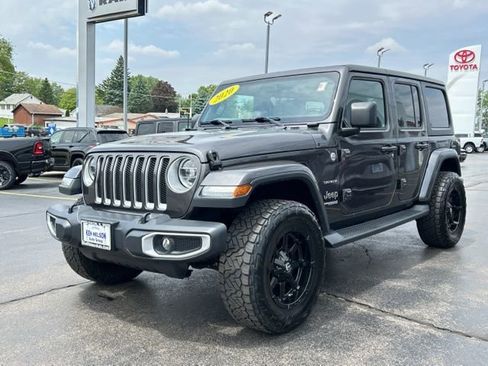 Used 2020 Jeep Wrangler Unlimited Sahara AWD/4WD image 5