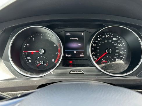 Used 2018 Volkswagen Tiguan SE w/ Panoramic Sunroof Package AWD/4WD image 18