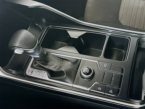 Used 2022 Kia Sorento LX image 16