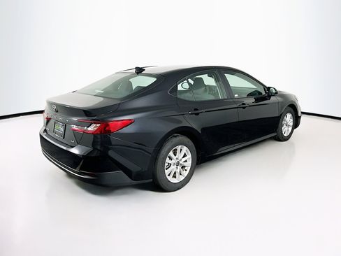 Used 2025 Toyota Camry LE image 9