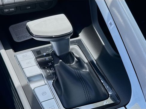 New 2026 Hyundai Elantra Limited FWD image 13