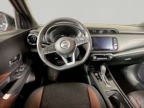 Used 2023 Nissan Kicks SR FWD image 8