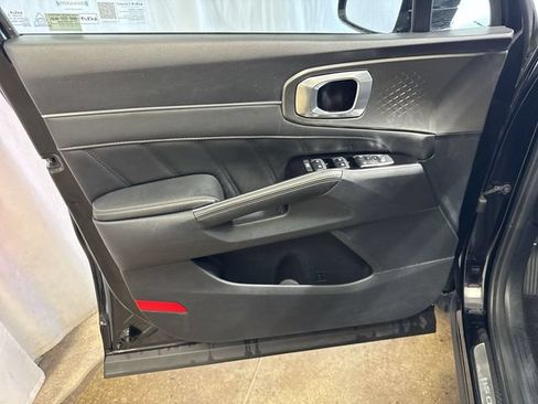 Used 2022 Kia Sorento SX FWD image 24