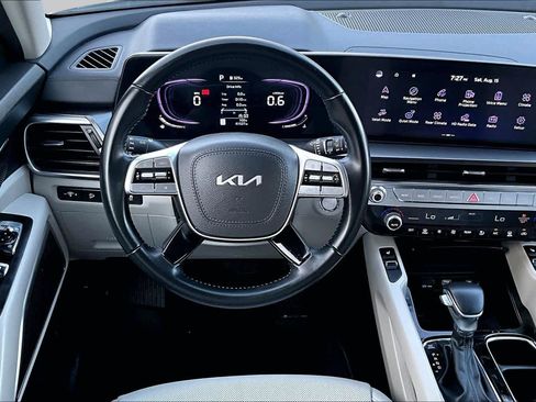 Certified 2025 Kia Telluride S FWD image 6