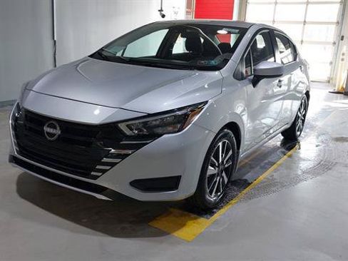 Used 2025 Nissan Versa SV w/ Trunk Package FWD image 18