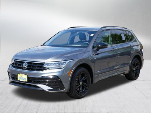 Certified 2023 Volkswagen Tiguan SE R-Line AWD/4WD image 3