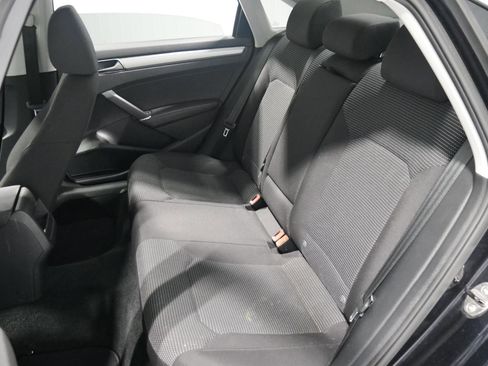 Used 2017 Volkswagen Passat 1.8T S image 11