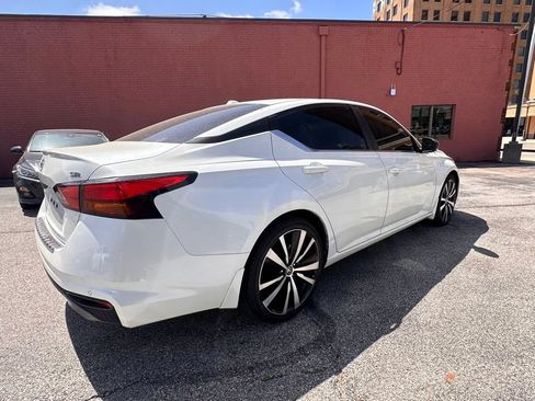 Used 2020 Nissan Altima 2.5 SR w/ Premium Package FWD image 5