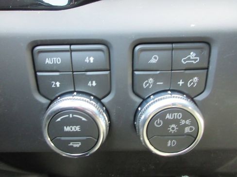 New 2026 GMC Sierra 3500 AT4 w/ AT4 Premium Plus Package AWD/4WD image 17