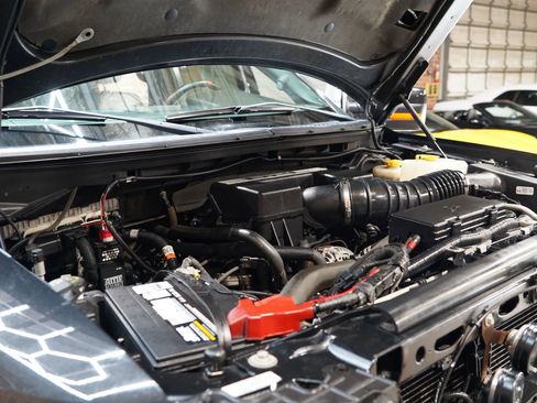 Used 2014 Ford F150 Raptor w/ Equipment Group 801A Luxury image 31