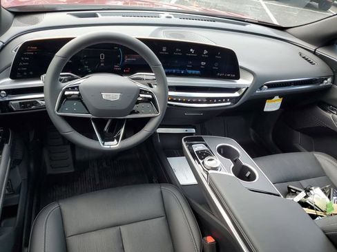New 2025 Cadillac Lyriq Sport w/ LPO, Floor Liner Package AWD/4WD image 9