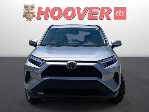 Used 2025 Toyota RAV4 XLE w/ Convenience Package FWD image 6