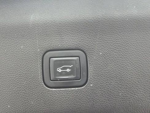 Used 2020 Buick Enclave Essence FWD image 9