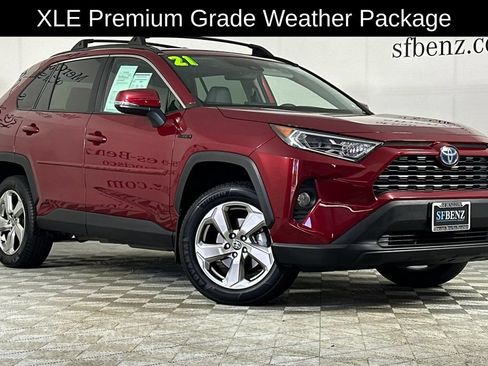 Used 2021 Toyota RAV4 XLE Premium AWD/4WD image 2