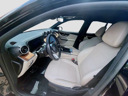 Used 2024 Mercedes-Benz GLC 300 image 18