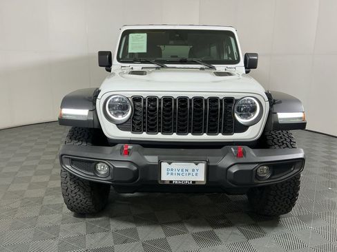 Used 2024 Jeep Wrangler Unlimited Rubicon image 3