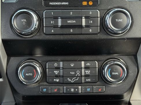 Used 2019 Ford F250 Lariat w/ Lariat Ultimate Package image 19