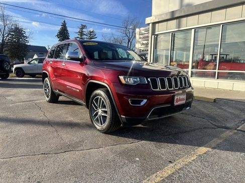Used 2018 Jeep Grand Cherokee Limited image 3