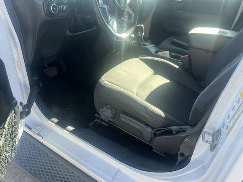 Used 2019 Jeep Wrangler Unlimited Sahara w/ Safety Group AWD/4WD image 12