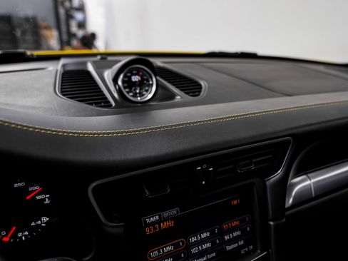 Used 2014 Porsche 911 Carrera 4S image 12